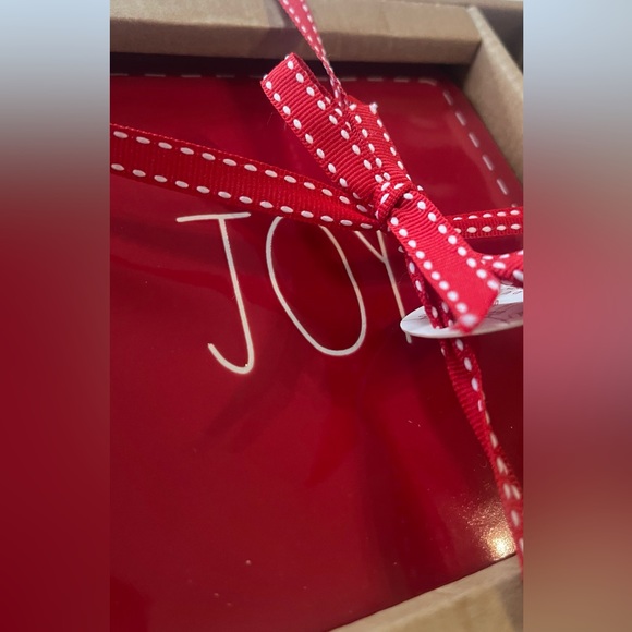 NEW Rae Dunn “JOY” Cheeseboard Set - Picture 2 of 4